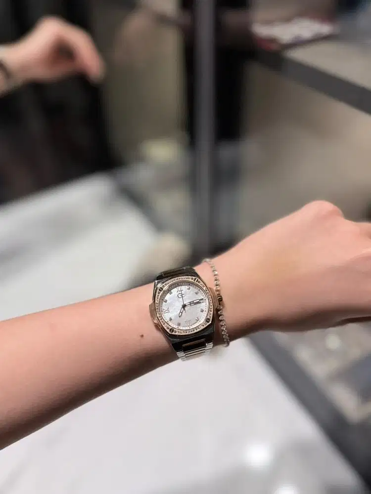 GUESS COLLECTION WATCH