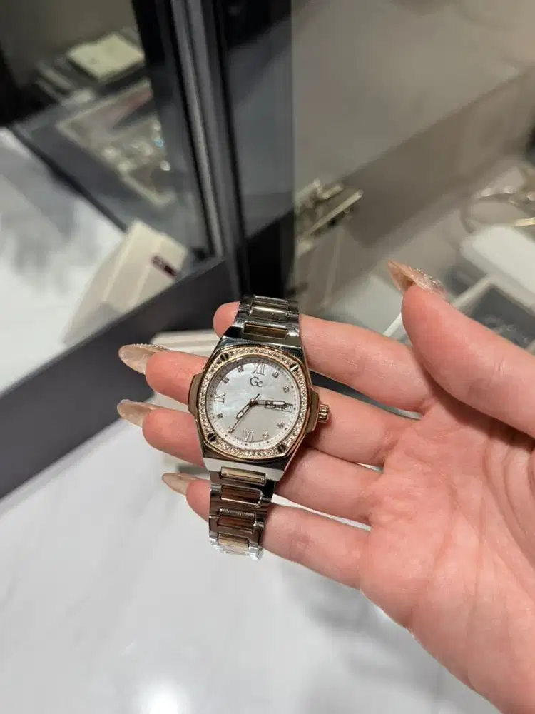 GUESS COLLECTION WATCH
