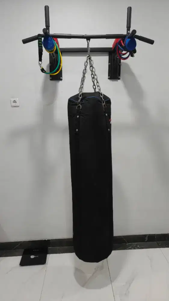 Pull Up Bar Multifungsi dan Samsak