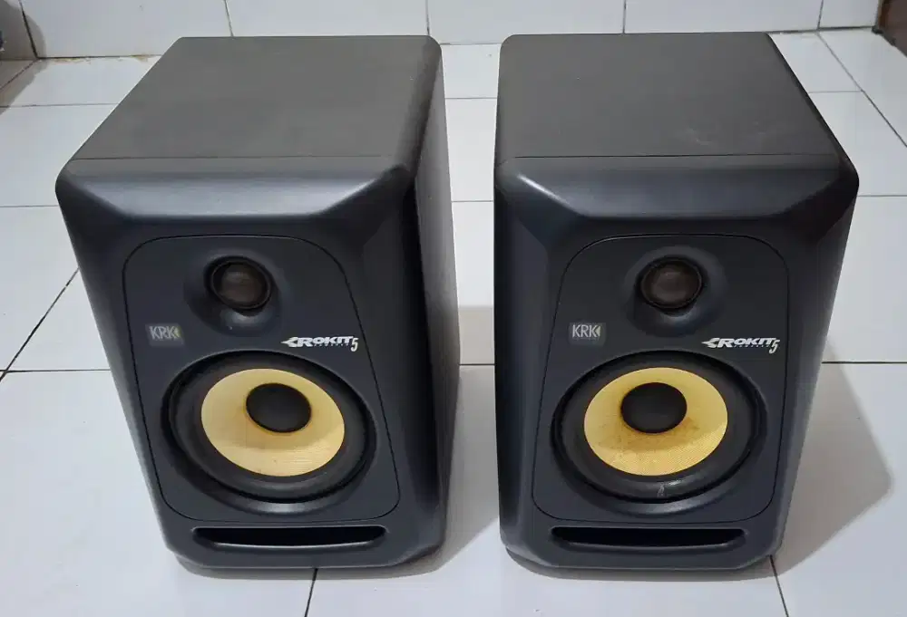 Sepasang speaker krk rokit 5 g3