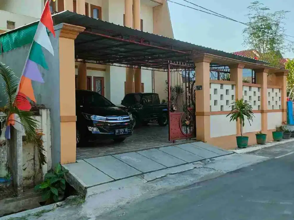 DIJUAL CEPAT RUMAH MEWAH FULL FURNISH 2LANTAI TANAH LUAS TEPI JLN ASPAL LINGKUNGAN YAMA NAN SEJUK PURWOMARTANI SLEMAN