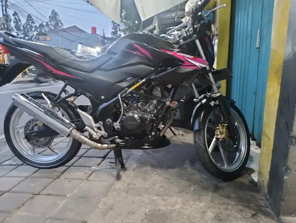 jual cepat kalo punya motor vario bisa tt.