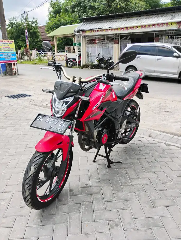 Motor Honda CB150R
