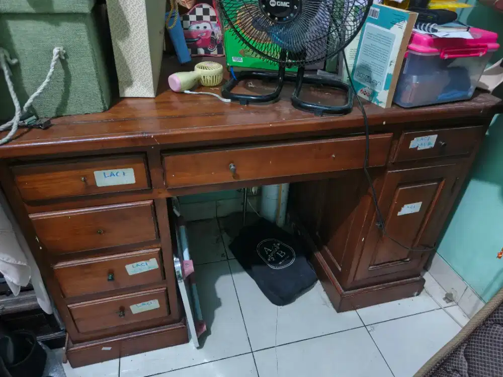 Meja kantor kayu jati