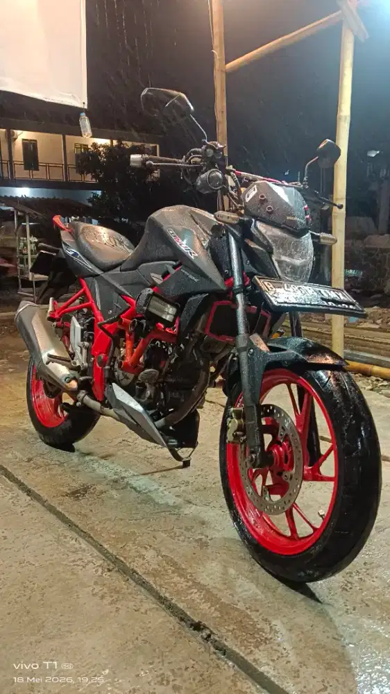 jual Honda Cb 150 R black fire th2016