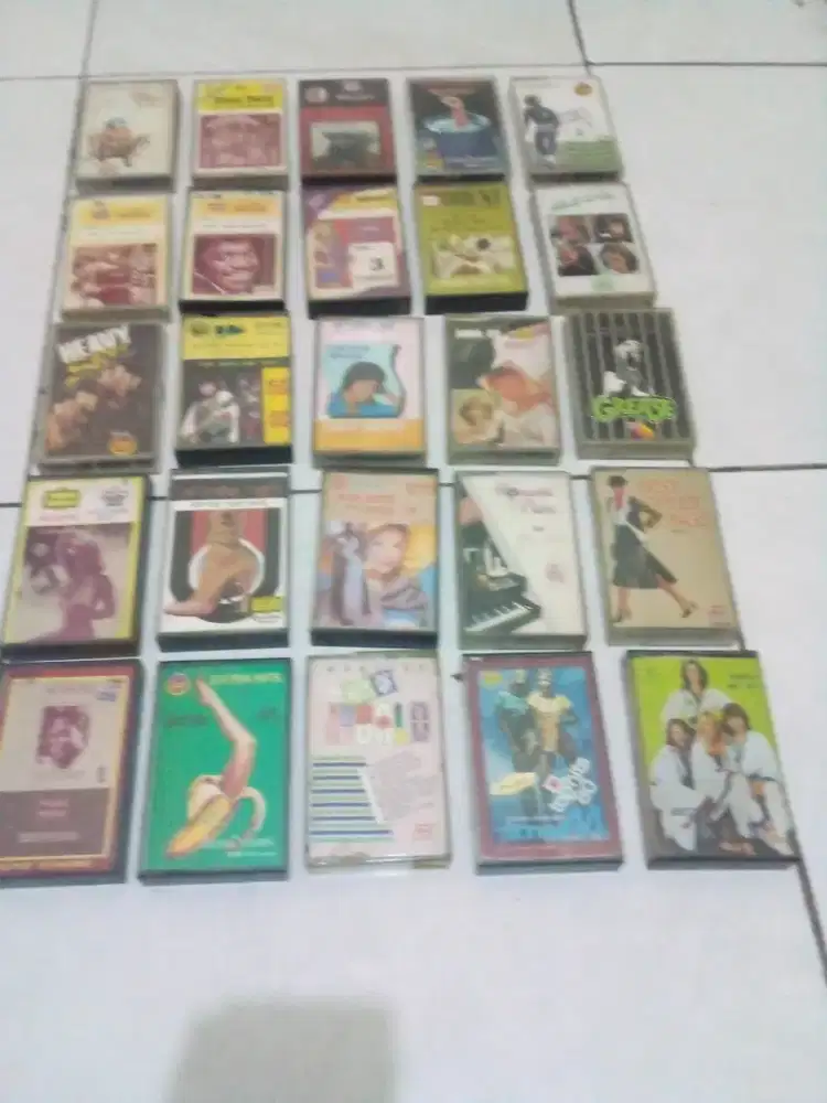 Kaset barat lawas terbaik