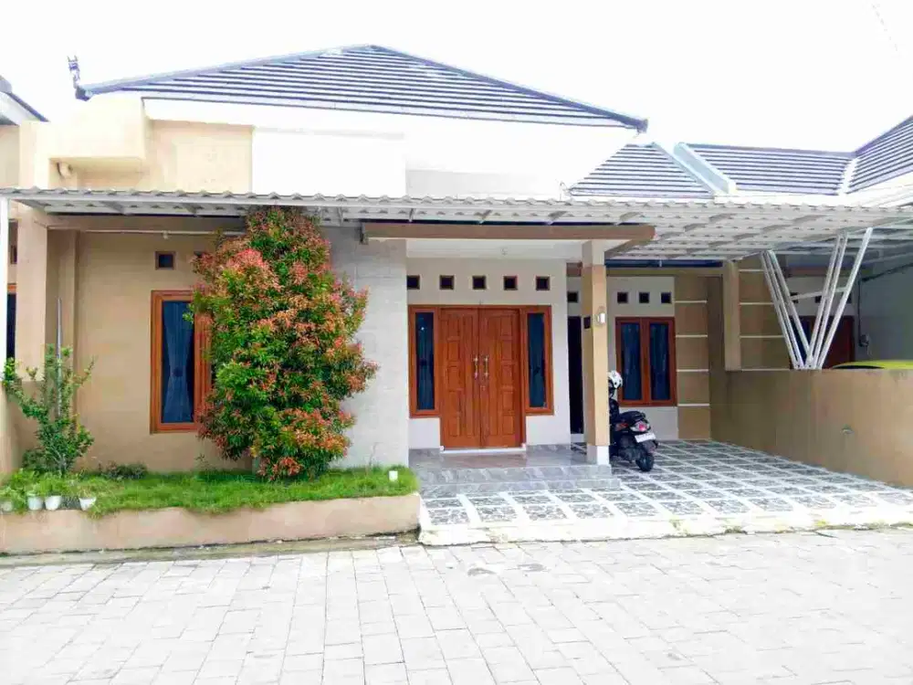 Rumah Cantik SHM, Bonus Semi Furnish di Cluster Waru Gentan