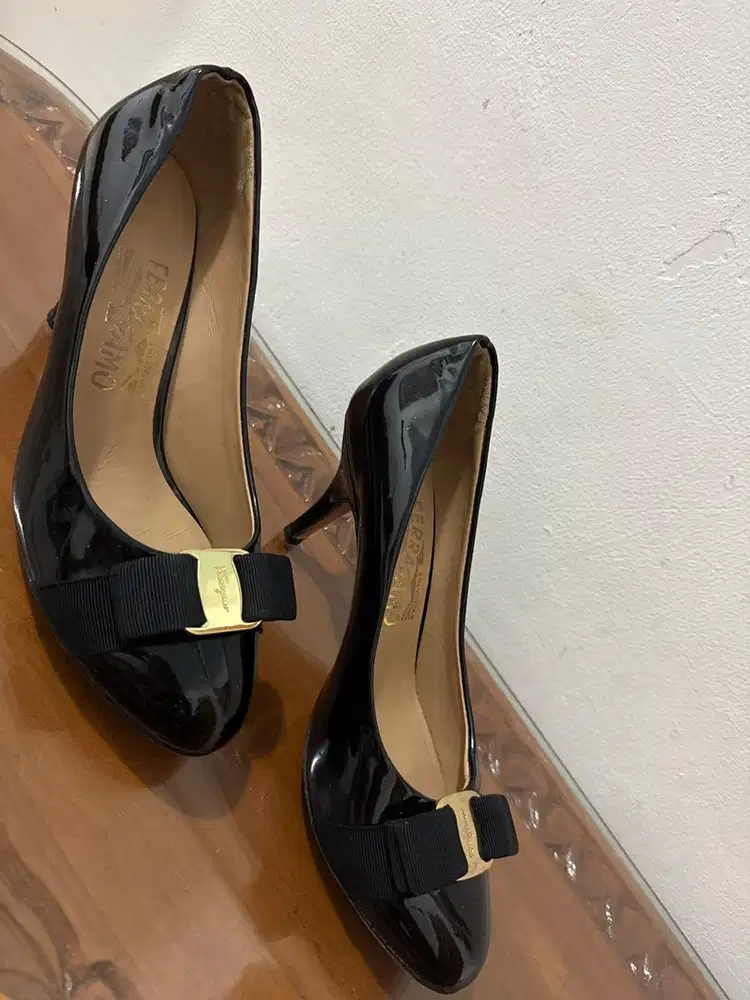 Preloved Sepatu Ferragamo Itali