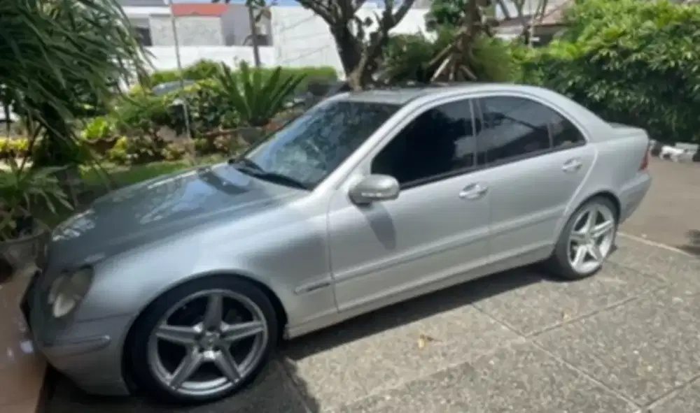 Mercedes-Benz C240 Elegance 2004 - Unit simpanan, Rawatan, KM 74rb-an