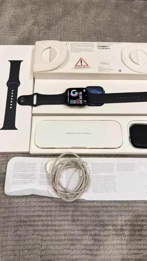 Apple Watch 9 Black 45mm Resmi Ibox Lengkap