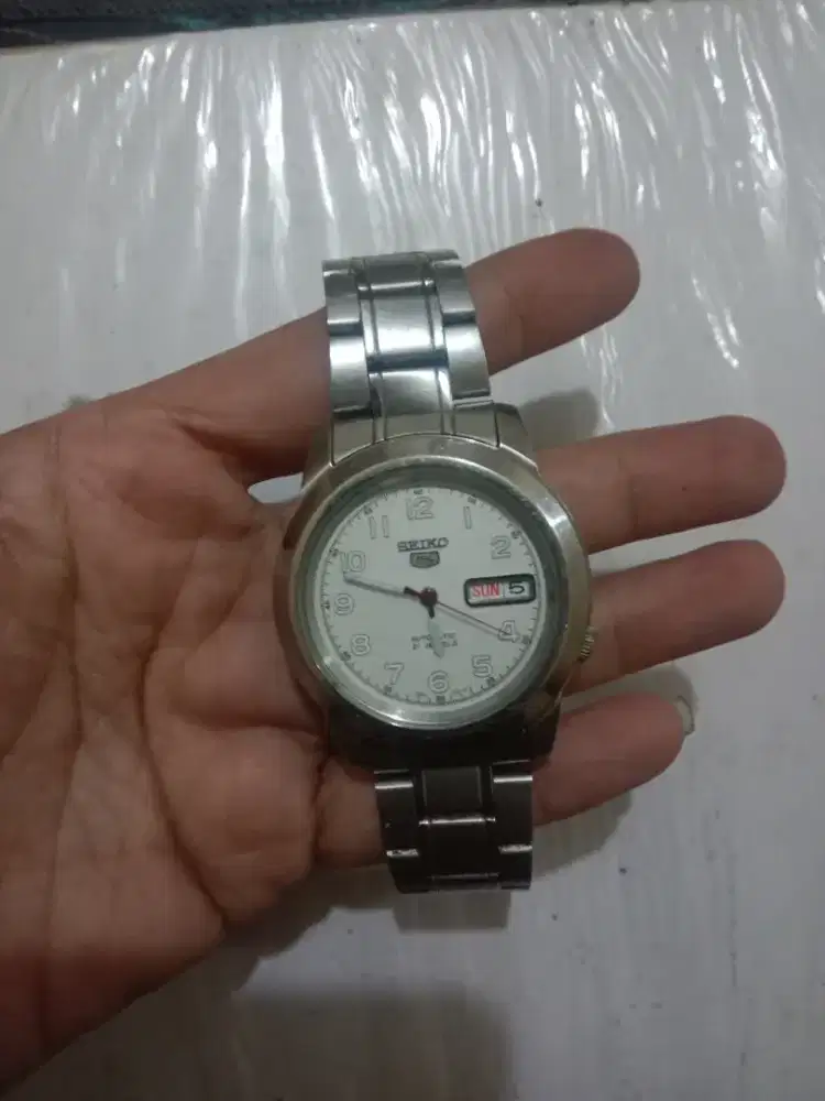 Jam tangan Seiko 5
