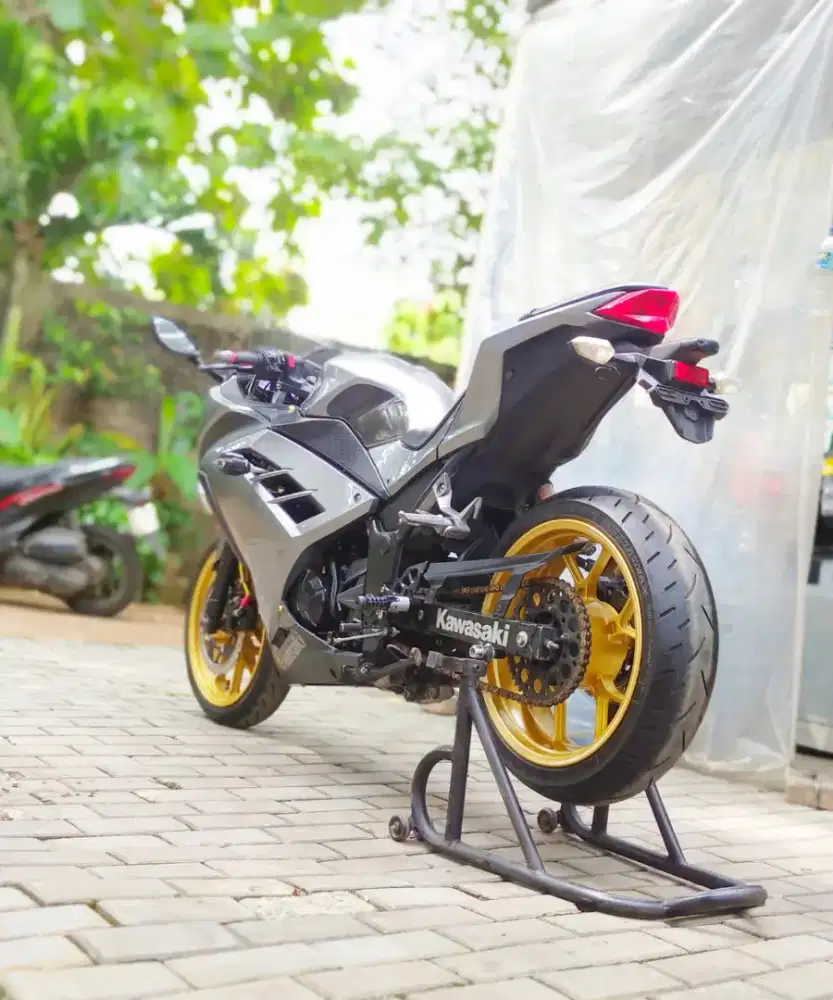 Ninja 250 Fi Modif kaki tapak lebar doble disk