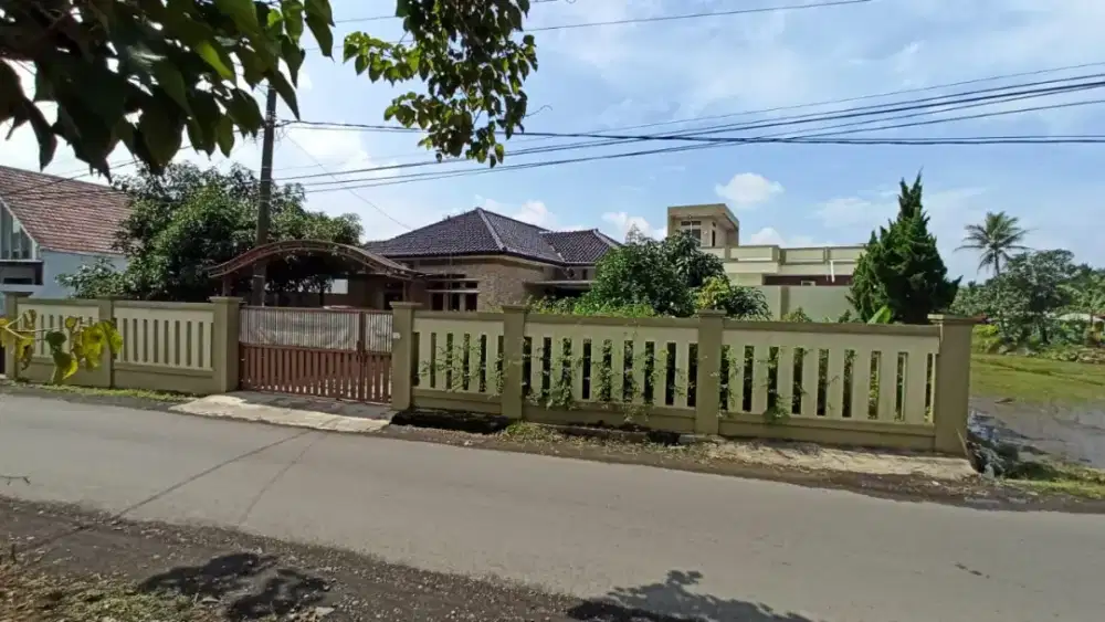Rumah Dijual Pinggir Jalan