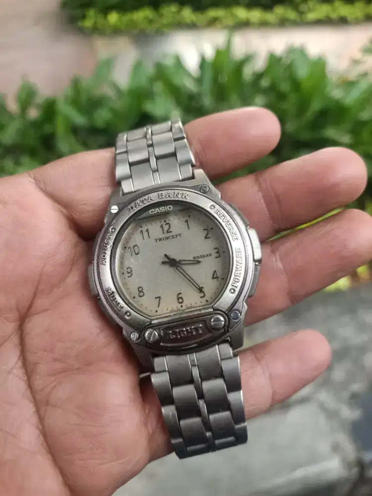 Jam tangan klasik Casio tipe twinceft abx 69
