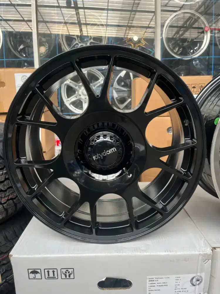 Rotiform TUF-R ring 18 lebar 8,5 pcd 5x108 ET 45 jaecoo J5,chery omoda