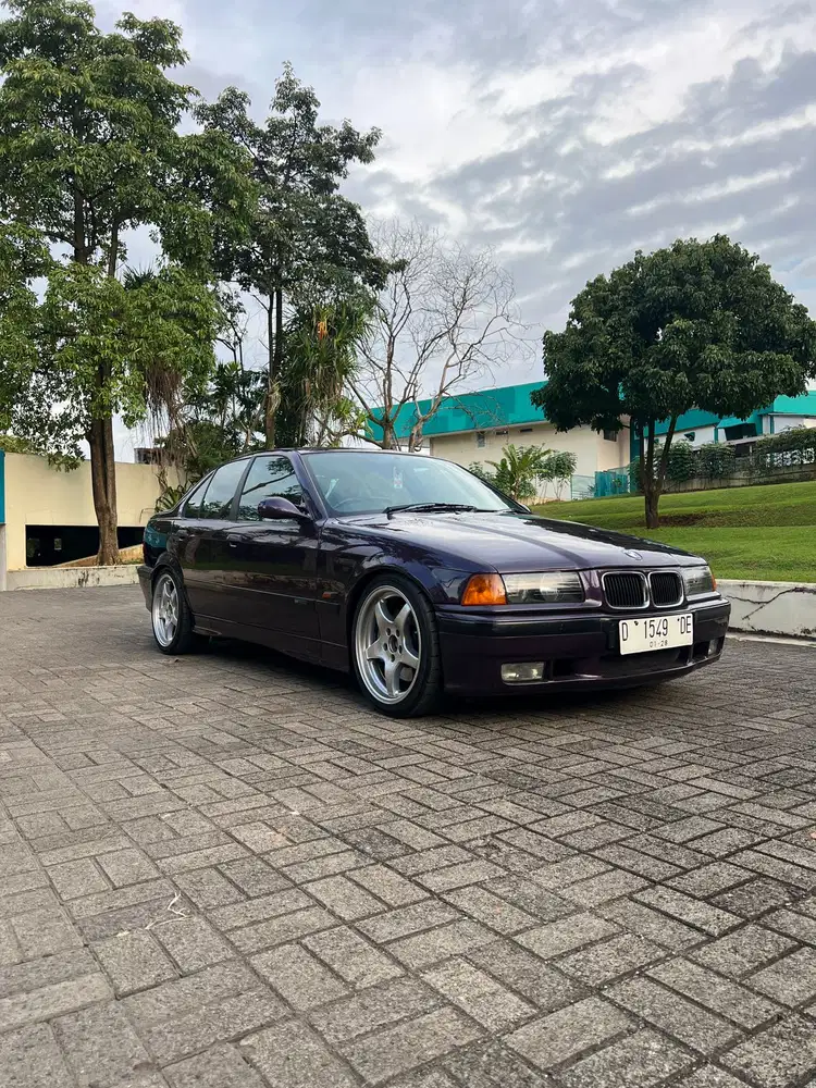 BMW 320i 1995 Bensin