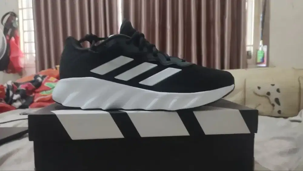 Sepatu Sport And Casual Adidas Switch Move