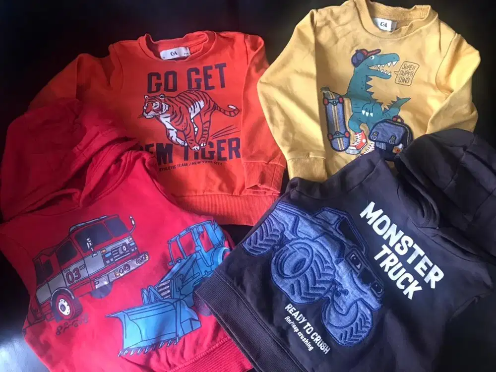 4 pcs Sweater anak C&A size 92 - 2th