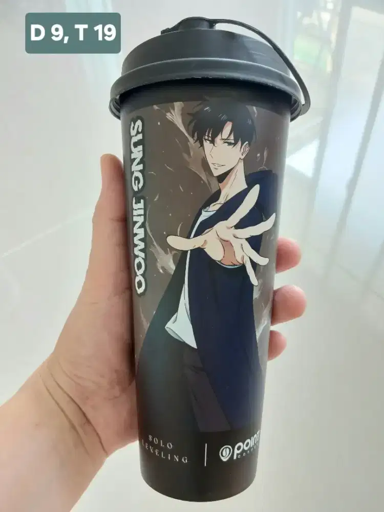 Gelas tumbler plastik koleksi Solo Leveling Sung JinWoo, preloved