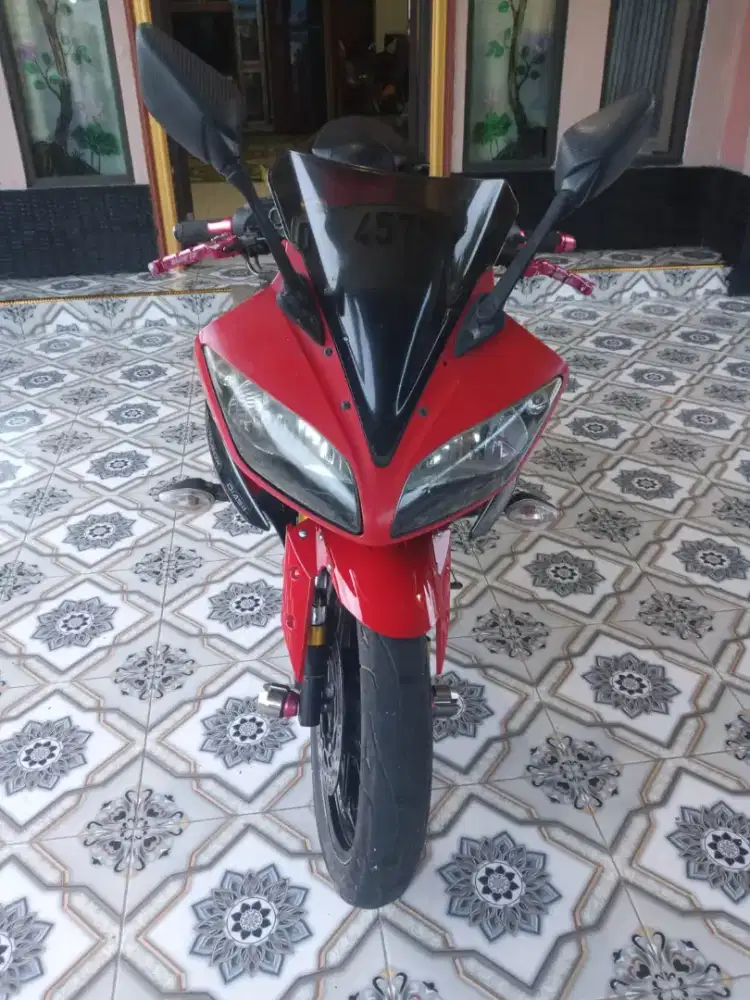 Yamaha R15 V2 FI Tahun 2015