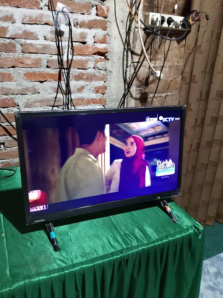 Dijual tv Toshiba 24 led lengkap remot