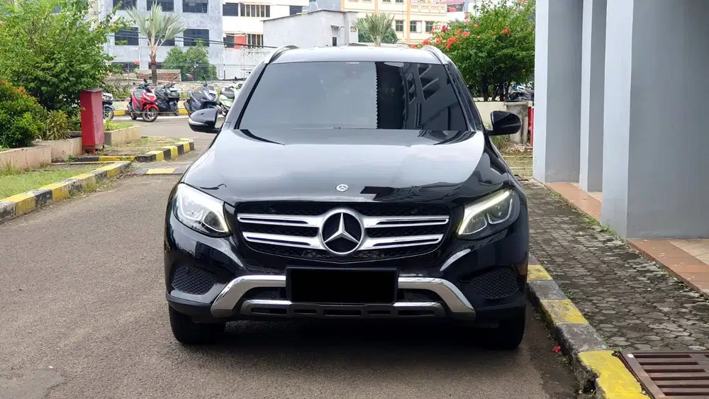Mercedes Benz Mercy GLC200 GLC 200 Exclusive X253 AT Hitam 2018 Low KM