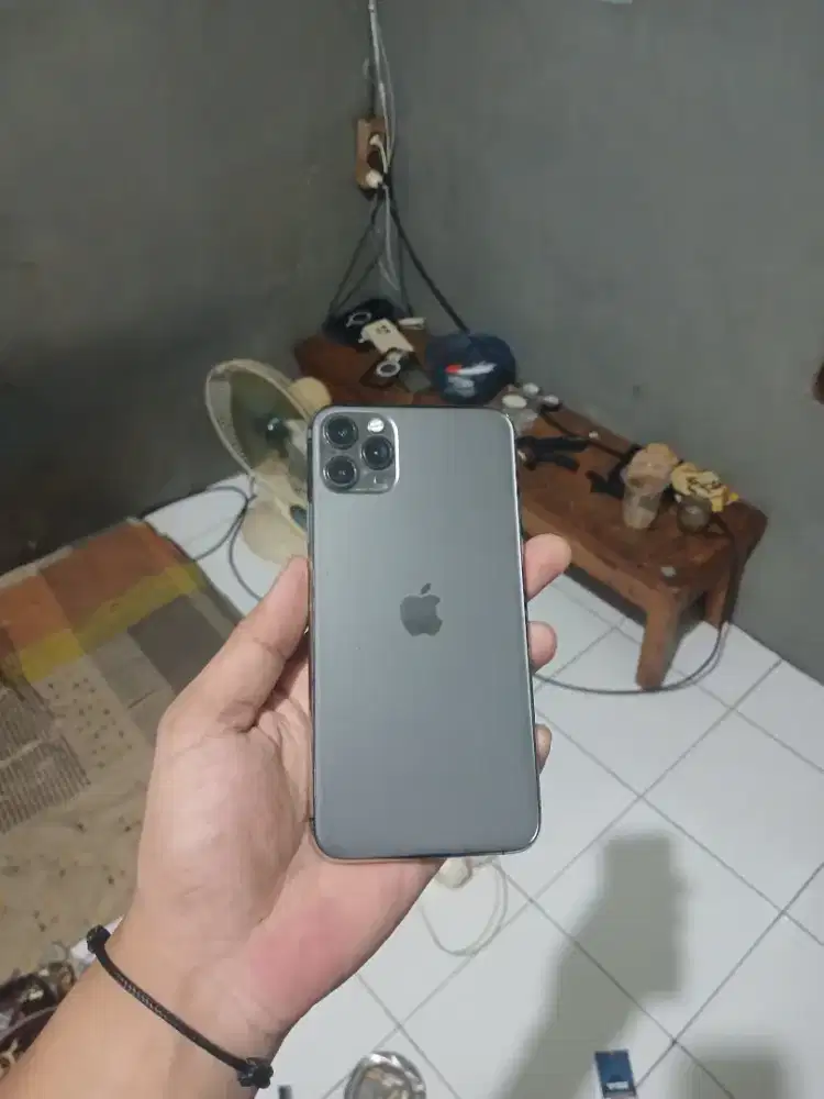 iPhone 11 pm 64gb