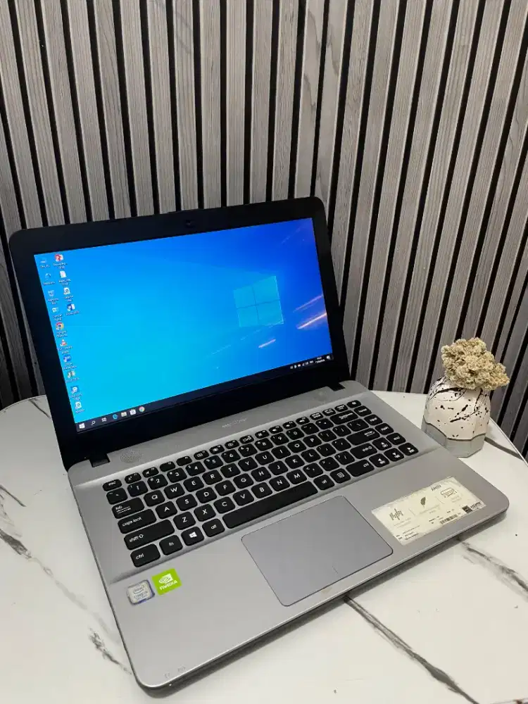 Asus X441U Core i3 (14inch)Ram4Gb/Ssd256Gb/VgaNvidia2Gb