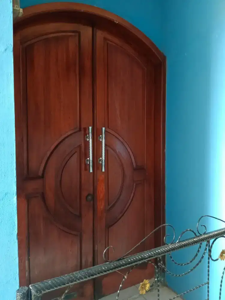 Dikontrakan rumah 2 lantai