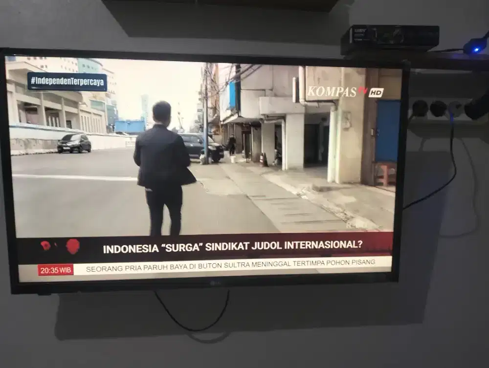 TV LG tipe 32lj500d + STB luby