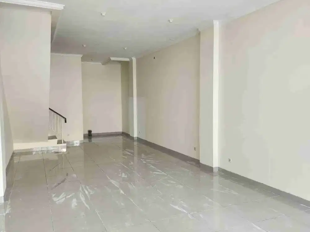 Ruko Green Lake City Boulevard - Siap Nego.