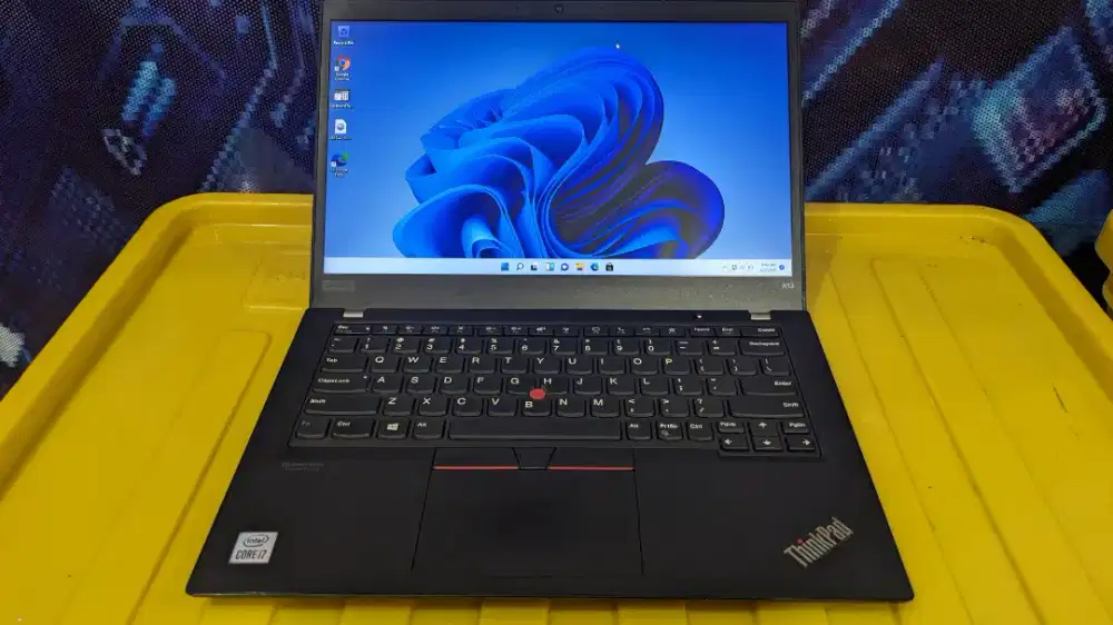 Thinkpad X13 i7-10510u Ram 8 GB SSD 256 GB Layar 13 inch