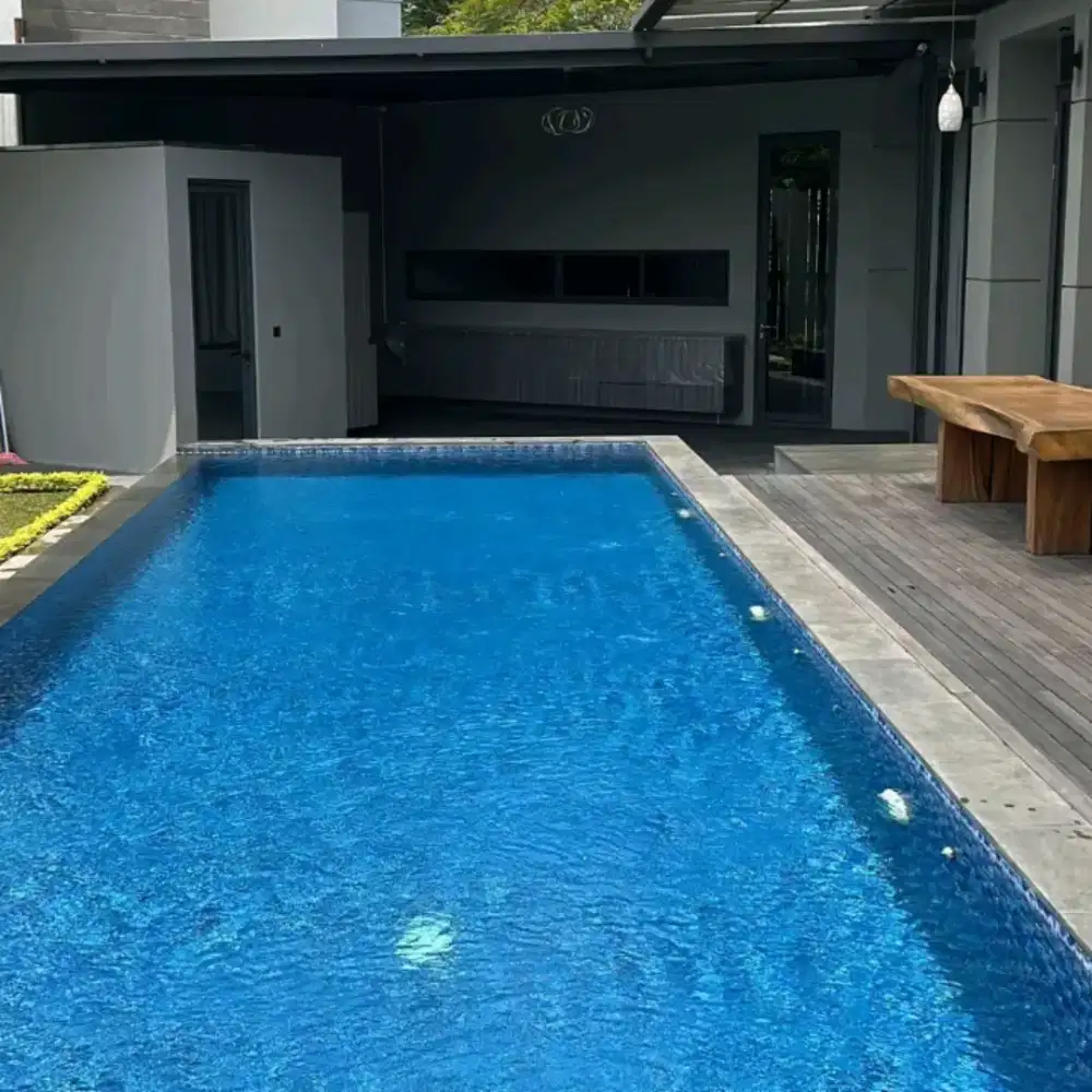 Pembersih kolam renang