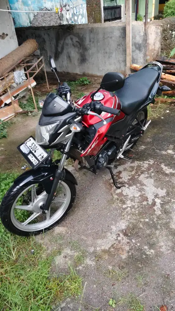 Honda CB150 R ( 2013 )