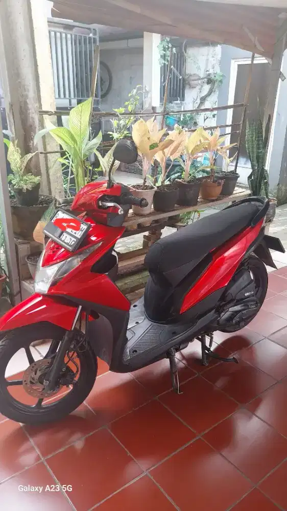 Dijual motor beat tahun 2015