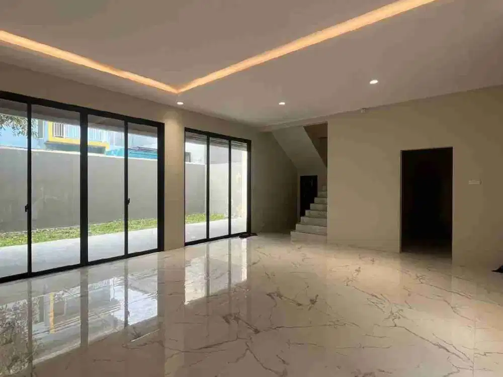 Rumah 3 lantai siap huni ,Di cluster terdepan Sentul city. R21