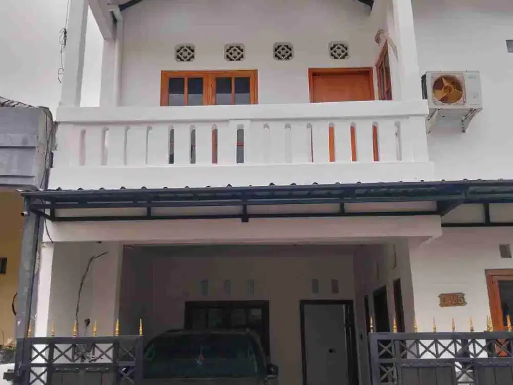 RUMAH SECOND LANTAI II DEKAT CLANDYS DALUNG PERMAI