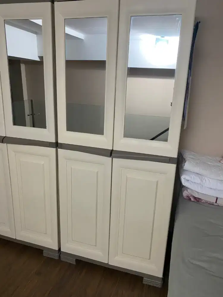 Jual lemari plastik 2 pintu ada cermin nett