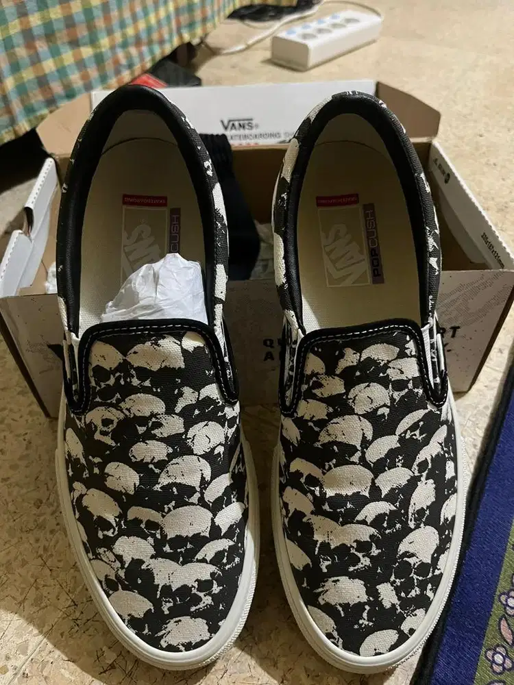 Sepatu Vans Slip On Skull Pile