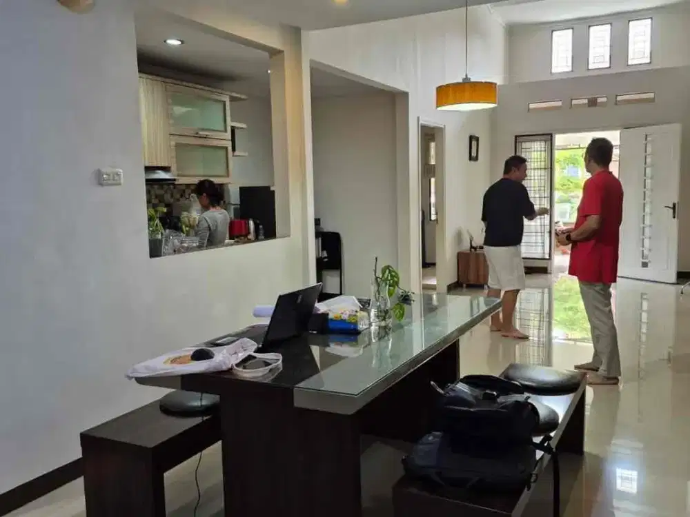 RUMAH FURNISHED SIAP HUNI TINGGAL BAWA KOPER MURAH DI KOTA BARU PARAHYANGAN