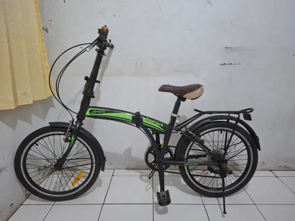 Sepeda Lipat 20