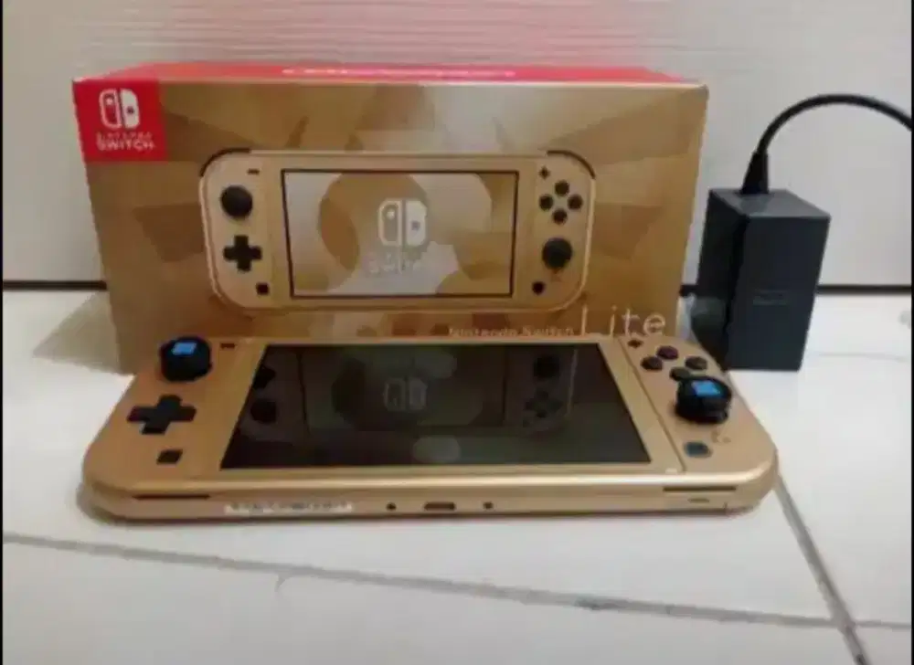 Nintendo Switch Lite Hyrule Edition