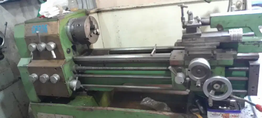 Mesin Bubut C6236