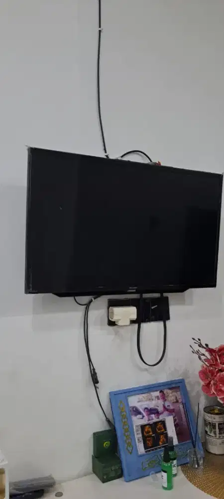 TV LED Sharp 32 Inchi