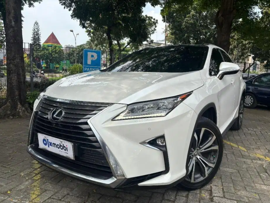 LOW DP Lexus RX200t 2.0 Luxury 4x2 Bensin-AT 2016 UBW
