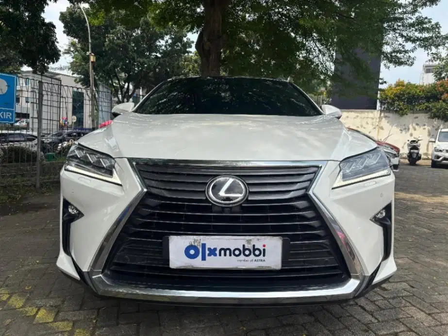 LOW DP Lexus RX200t 2.0 Luxury 4x2 Bensin-AT 2016 UBW