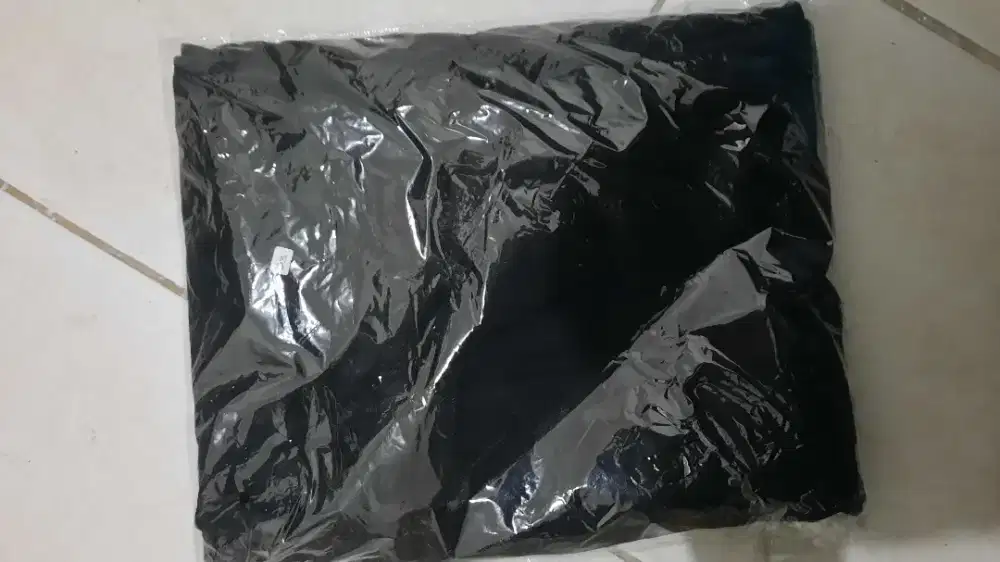 Jeans baru warna hitam