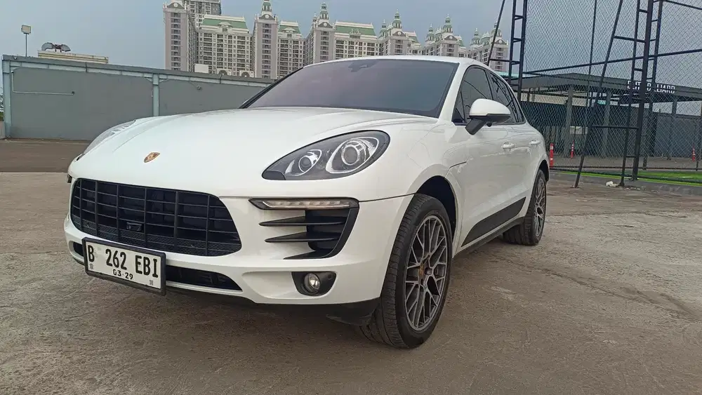 Porsche Macan 2.0L AT 2018