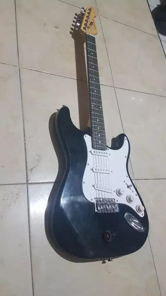 Gitar Listrik Merck Benston