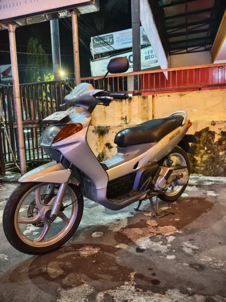 Yamaha Nuvo Tahun 2003